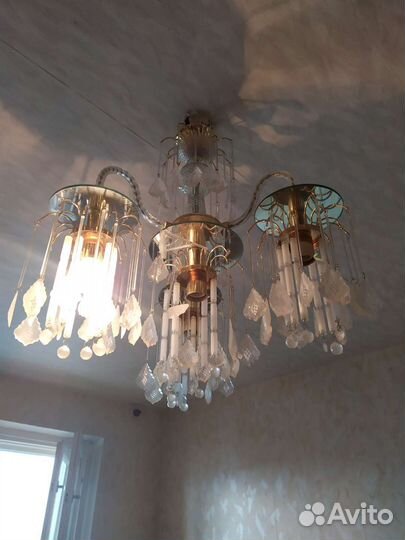 Люстра с подвесками под хрусталь