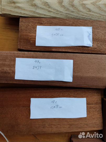 Шпон красного дерева и эбеновое дерево