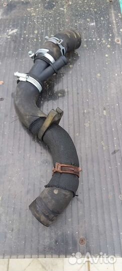 Верхний патрубок радитора skoda fabia2