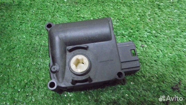 Моторчик заслонки печки Audi Allroad quattro 2005