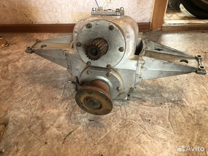 Угловой редуктор для катера «Волга»