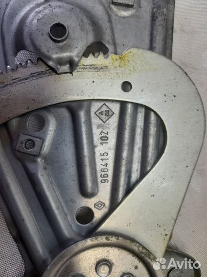 Стеклоподъёмник задний правый Рено Сценик 3