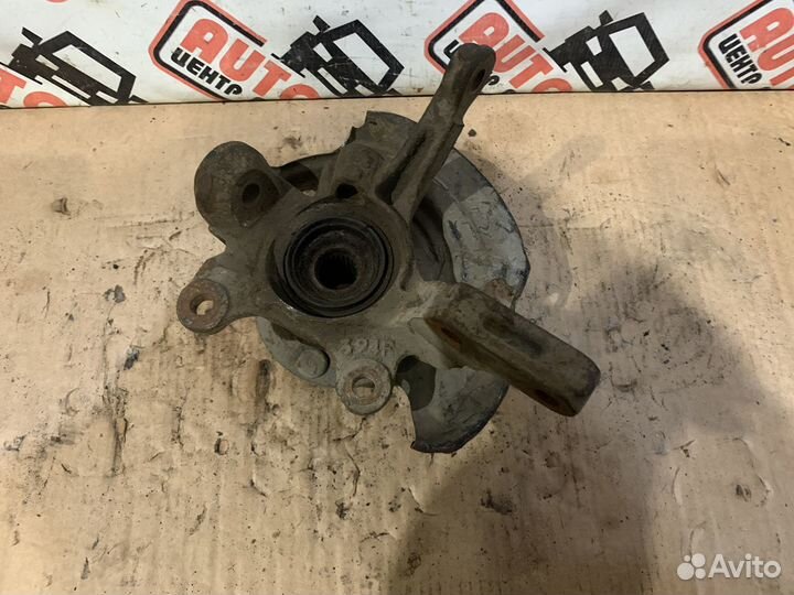 Кулак поворотный передний Nissan Cube AZ10