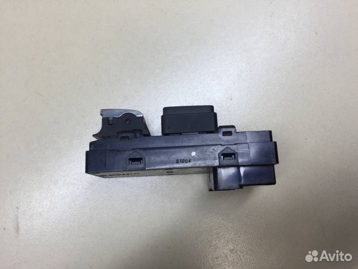 Кнопка стеклоподъемника Hyundai Grandeur 5 2011