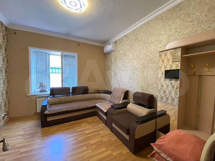 3-к. квартира, 80 м², 1/3 эт.