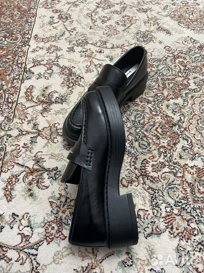 Туфли женские Stradivarius