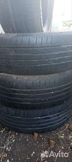 Bridgestone Dueler H/P 215/65 R17