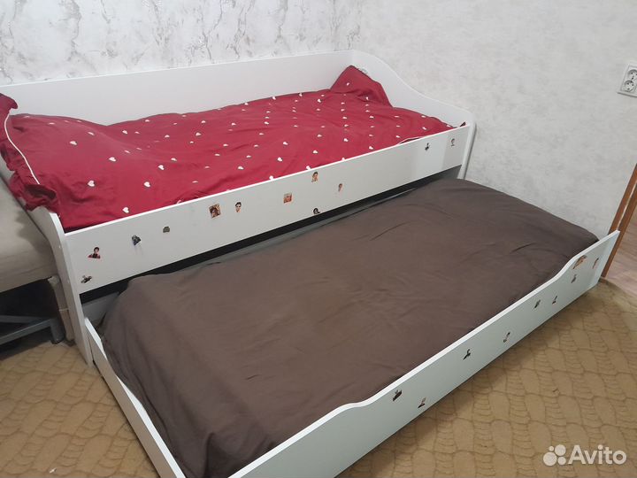 Кровать
