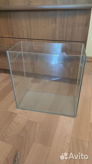 Аквариум б/у для рыбок и улиток