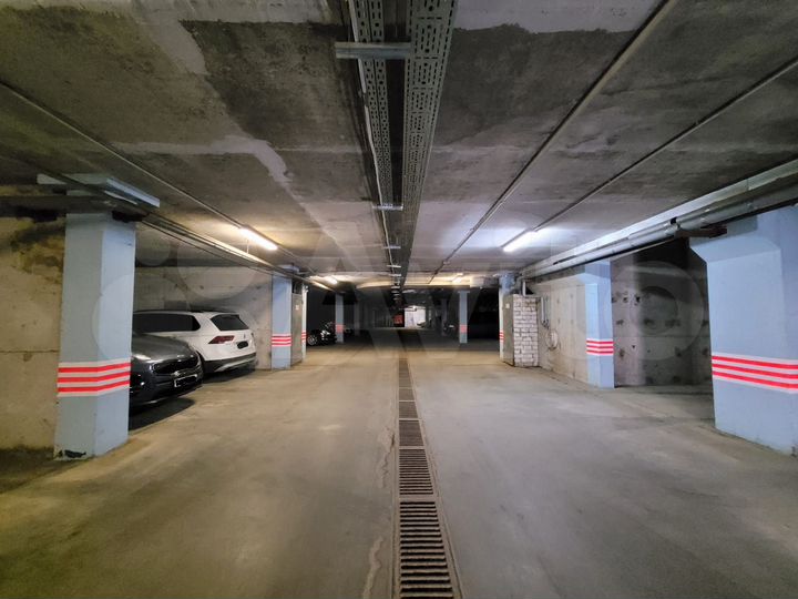 Машиноместо, 15 м²