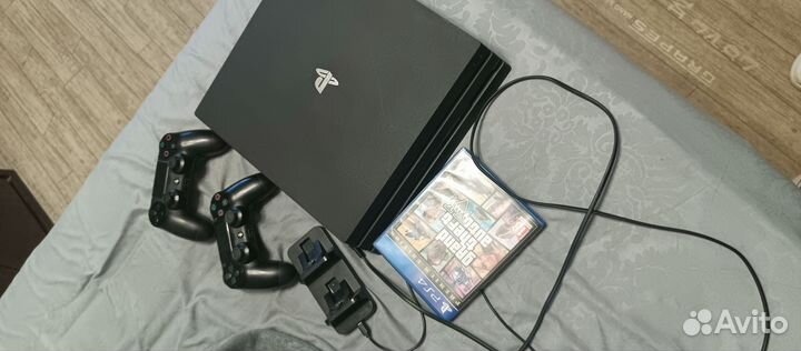 Игровая приставка ps4 pro 1tb