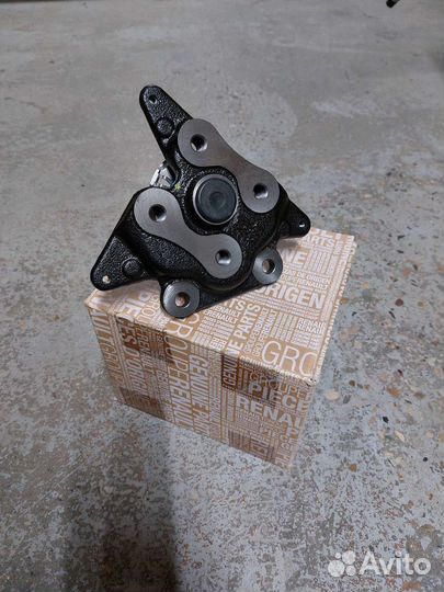 Новая задняя левая цапфа Renault Fluence оригинал