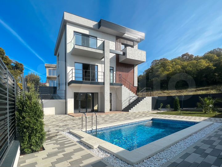 Коттедж 249,7 м² на участке 4 сот.