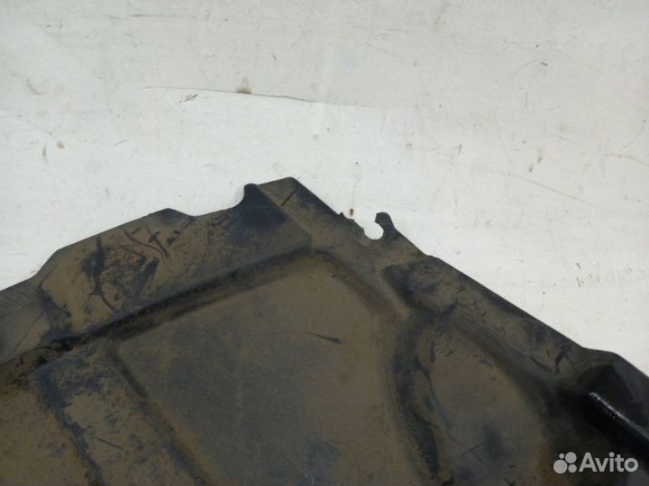 Защита двигателя передняя правая Toyota Avensis