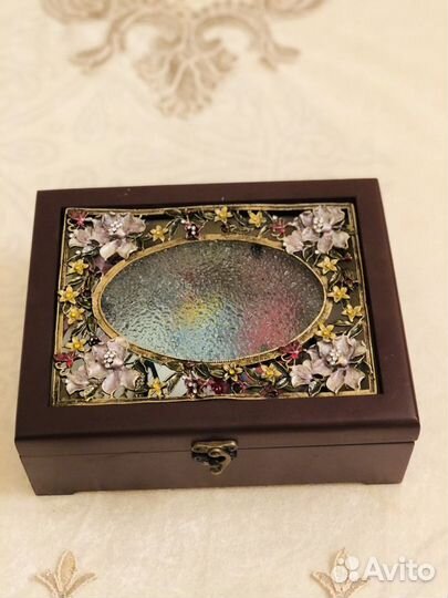 Шкатулка для украшений