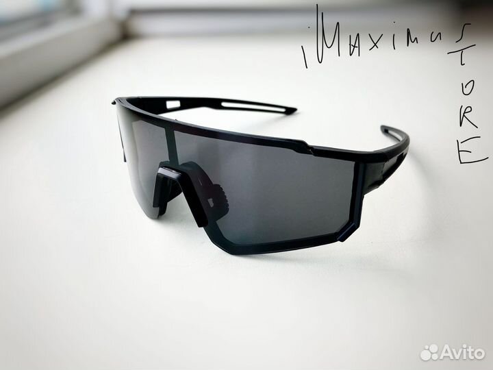Очки спортивные солнцезащитные чёрные