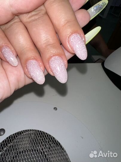 Модель на наращивание ногтей