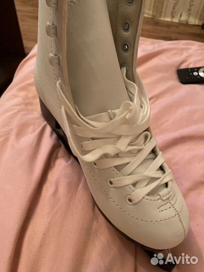 Продам фигурные коньки