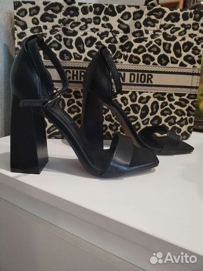 Босоножки женские 36 размер новые