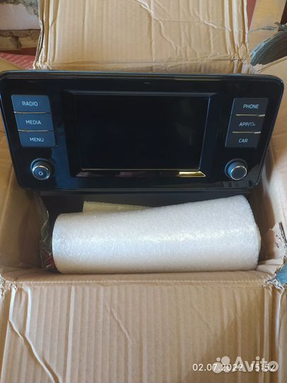 Штатная магнитола на skoda rapid