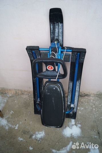 Детский снегокат с ручкой бу