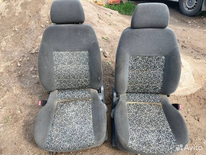 Сиденья передние на Chevrolet Lanos