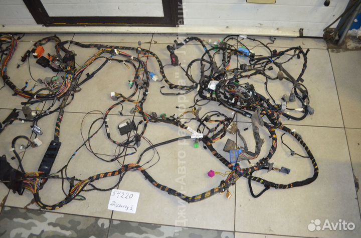 Проводка салона Land Rover Discovery 3 YQQ500070A