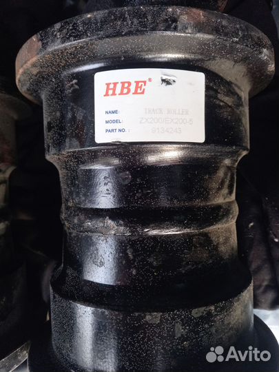 Каток опорный Hitachi