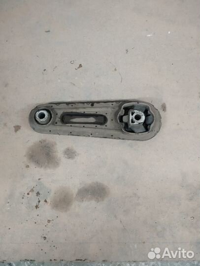 Подушка двигателя задняя Nissan Almera G15