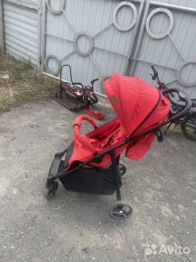 Коляска прогулочная