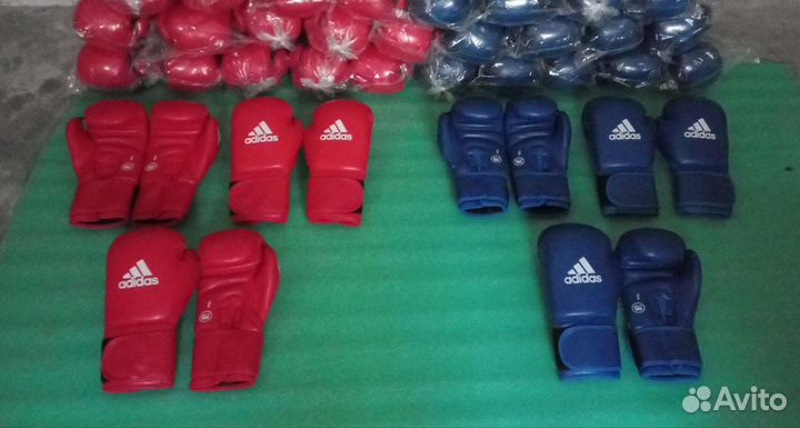 Боксерские перчатки adidas