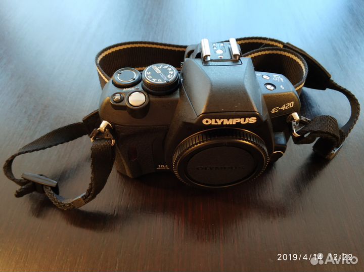 Фотоаппарат Olympus e-420 с двумя объективами