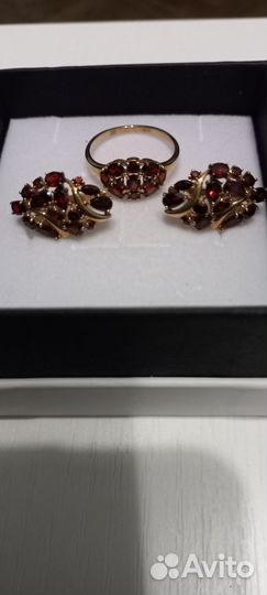 Золотой комплект с гранатом