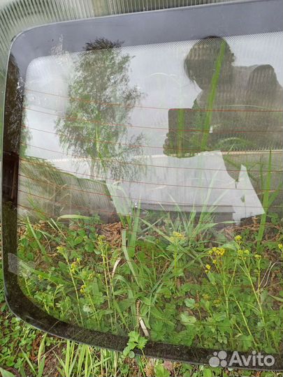 Заднее стекло