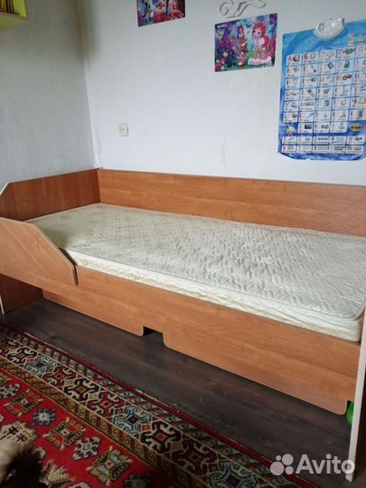 Кровать