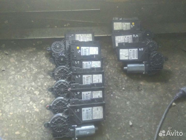 Мотор стеклоподъемника Ауди А4 Б6 б7