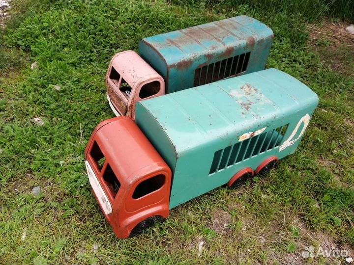 Машинка игрушка фургон Цирк лтз СССР жесть