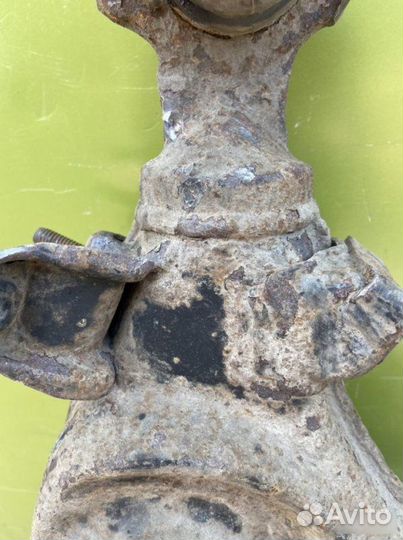 Рычаг правый Mercedes 190 W201