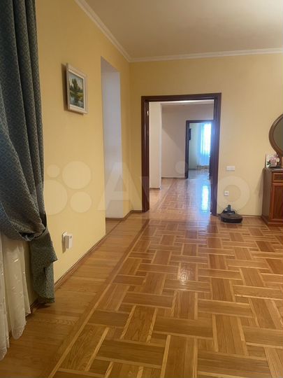 4-к. квартира, 160 м², 9/10 эт.