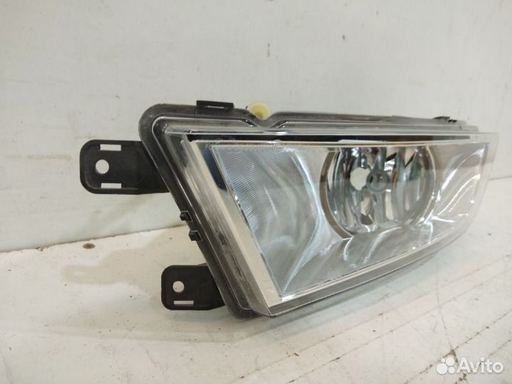Фара противотуманная левая Skoda Octavia A7