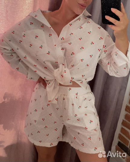 Костюм женский