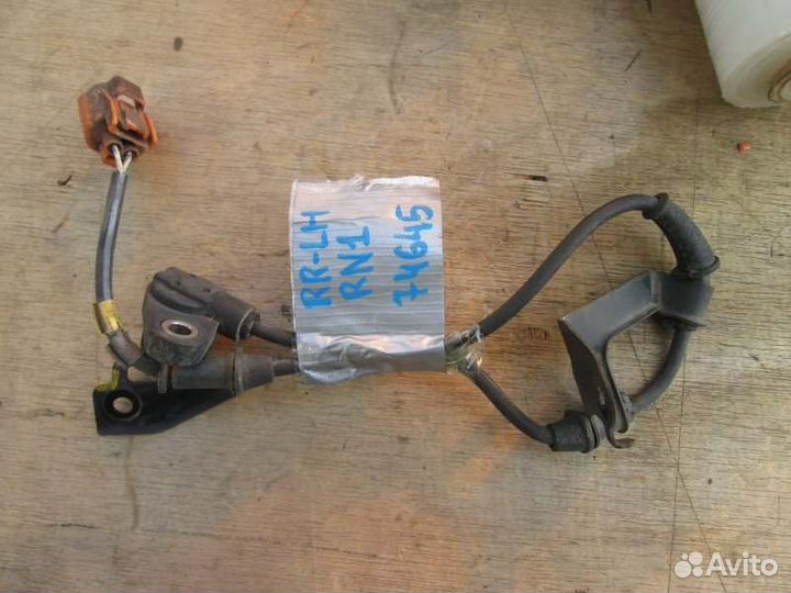 Датчик abs задний левый Honda Stream RN1 D17A
