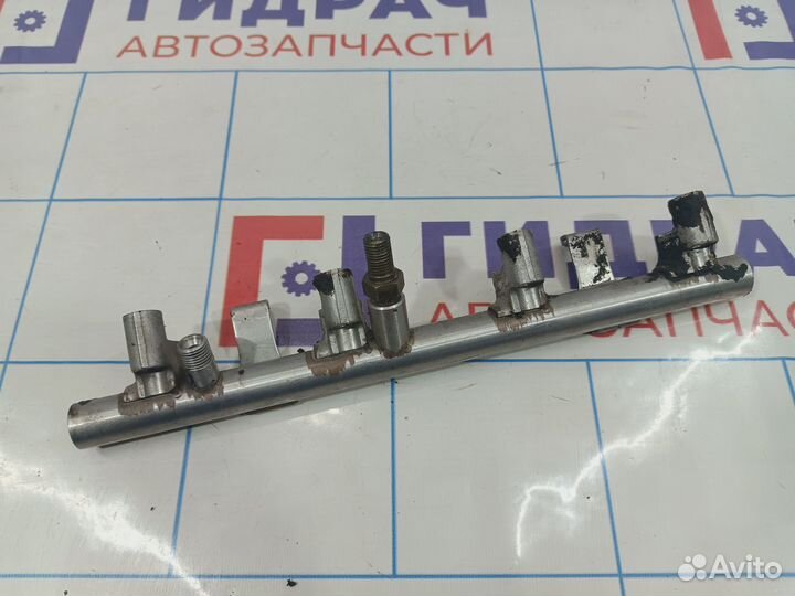 Рейка топливная левая Audi Q7 (4L) 079133315E