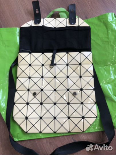 Сумка на плечо Issey Miyake