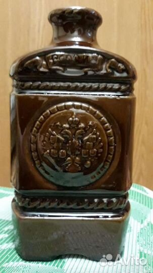 Графин или бутылка