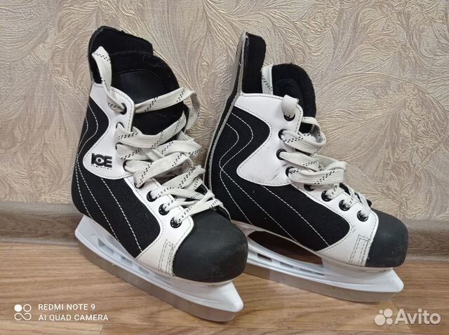 Коньки хоккейные