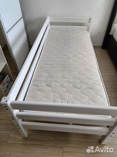 Кровать с матрасом детская