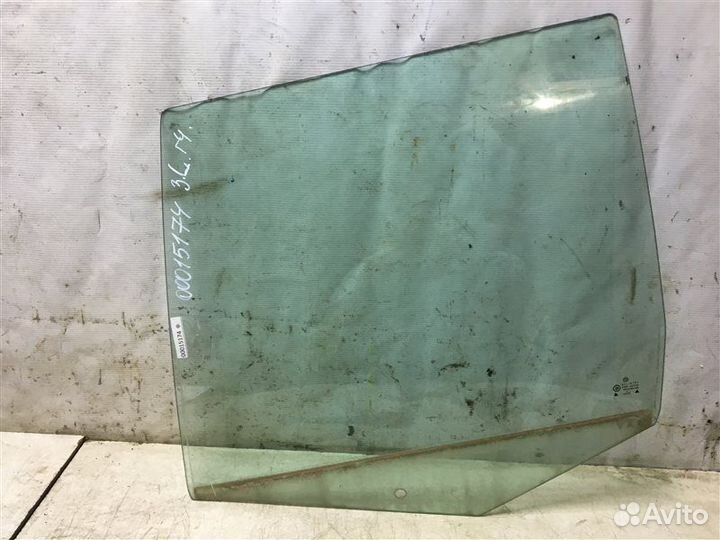 Стекло двери задней левой Volkswagen Golf Iv/Bora