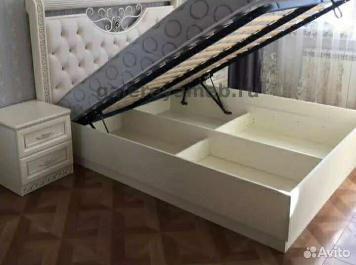 Спальный гарнитур