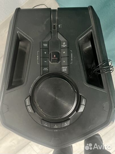 Музыкальная колонка LG